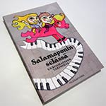 Salamaponin selässä -kymmenvuotisjuhlakirja(nidottu, pehmeäkantinen, 224 sivua)